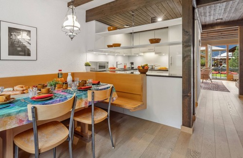 Wengen Apartment | Pet-Friendly Bärnermutz with Lake View and Spa Amenities