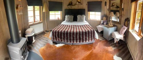 Helde Ski Chalet | Experience Bäverli Hills: Pet-Friendly Retreat Rated 9/10