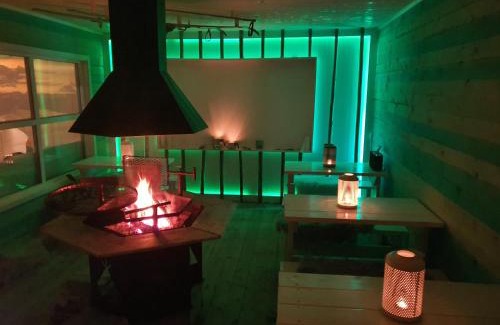 Batsfjord Apartment | Relaxing Stay at Båtsfjord Rorbuer with Hot Tub Access