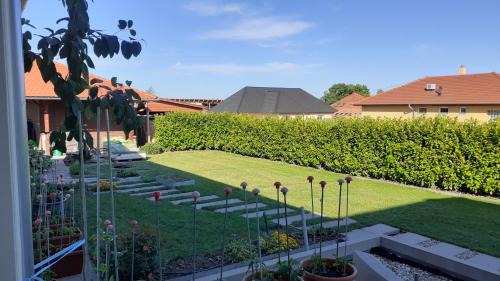 Kapolnasnyek Apartment | Highly Rated Bíbic Apartman C with Kitchen Amenities