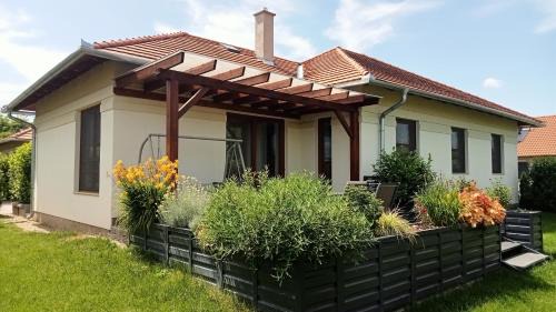 Kapolnasnyek Apartment | Family-Friendly Bíbic Apartman D with 9.5/10 Guest Rating