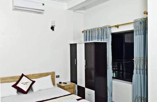 Van Don Hotel | Discover Bích Ngọc Hotel Quan Lạn with Oceanfront Views