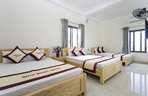 Van Don Hotel | Discover Bích Ngọc Hotel Quan Lạn with Oceanfront Views