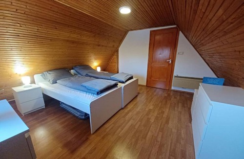 Nagylapos House | Pet-Friendly Bónom-zugi Pihenőház with Ocean View Escape