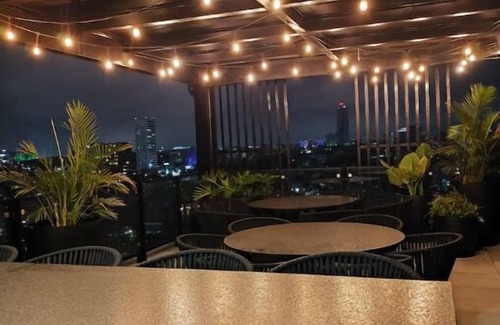 Lafayette Apartment | Discover Búnker Consulado: Pet-Friendly Family Retreat