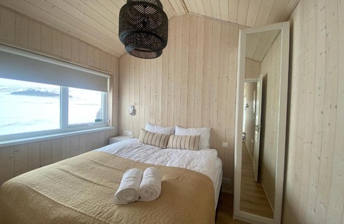 Husavik Apartment | Highly Rated Búvellir Guesthouse: Family-Friendly Retreat