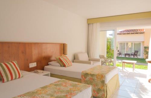 Tucuns Resort | Beachfront Búzios Resort: Family-Friendly Ocean Getaway
