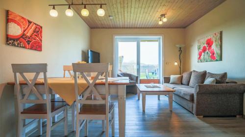 Sahrensdorf House | Family-Friendly Büdlfarm - Experience Oceanfront Bliss