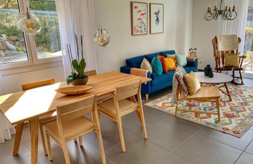 Blausee Apartment | Relaxing Oceanfront Retreat at Büelbad - 4 Star Stay