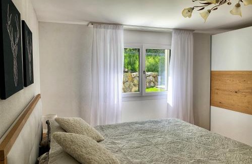 Blausee Apartment | Relaxing Oceanfront Retreat at Büelbad - 4 Star Stay
