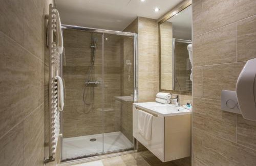 Szentendrei Hotel | Relax at Bükkös Hotel & Spa with Oceanfront Views
