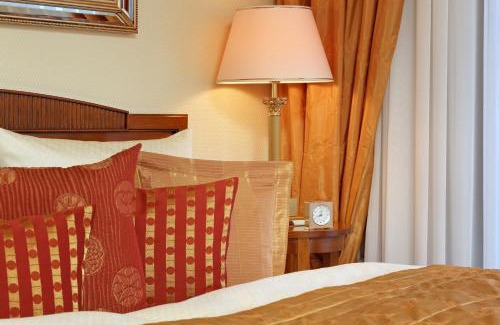 Strande Hotel | Seaside Hotel Apartments Büngers with Ocean Views & Fireplaces