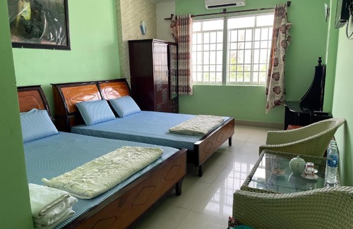 Chau Doc Hotel | Comfort at Bảo Bảo Hotel: Breakfast & Hot Tub Included