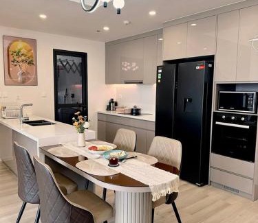 District 9 Apartment | Discover Bống Homestay: Poolside Retreat with High Ratings