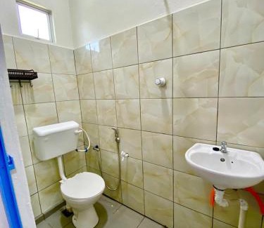 Sipitang House | Family-Friendly B-08 Suhana HomeStay in Sipitang