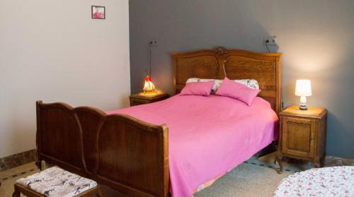 Fayt lez Manage Bed & Breakfast | Inviting B and B Comme chez soi with Pool & Family-Friendly