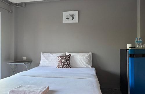 Ranong Hotel | Pet-Friendly B and B Hotel with Family Amenities