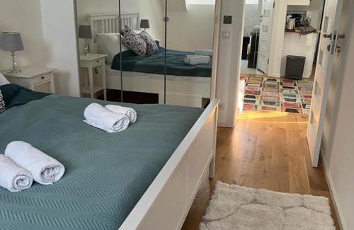 Meidling Apartment | Perfect Retreat at B-Apartment Vienna 12 with Hot Tub