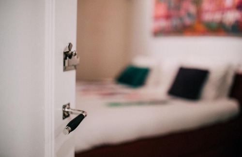 Dordrecht Bed & Breakfast | Charming B&B À la Lon: Breakfast and 4-Star Comfort