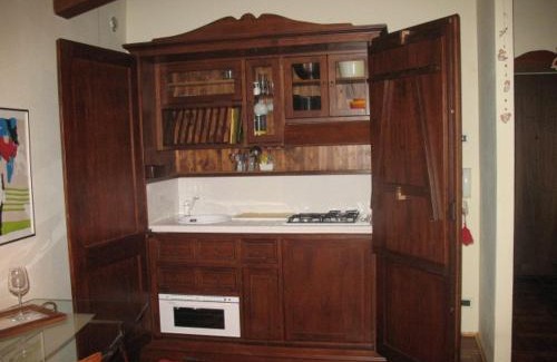 Old Town Apartment | Discover B&B A Casa Di Andrea: Pet-Friendly Retreat