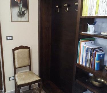Fondi Apartment | Cozy Stay at B&B A Casa Di Nonna with Family-Friendly Dining