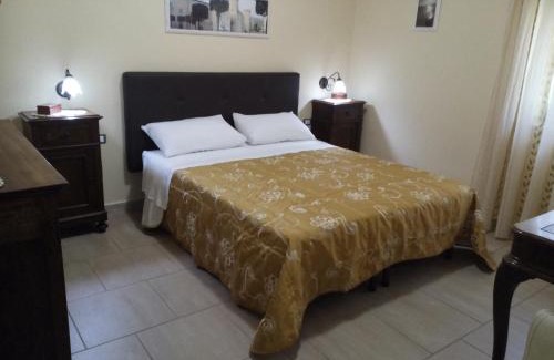 Fondi Apartment | Cozy Stay at B&B A Casa Di Nonna with Family-Friendly Dining