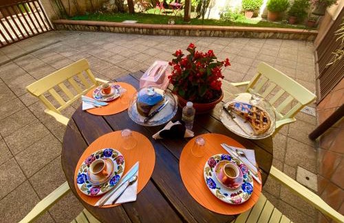 Massa d'Albe Bed & Breakfast | Inviting B&B A Casa di Nonna: 4-Star Comfort and Dining