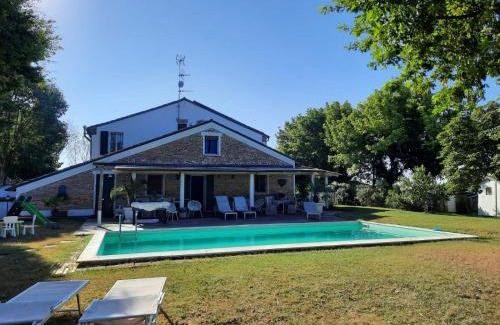 Gambellara Bed & Breakfast | Oceanfront B&B Abracadabra with Pool & Breakfast Included