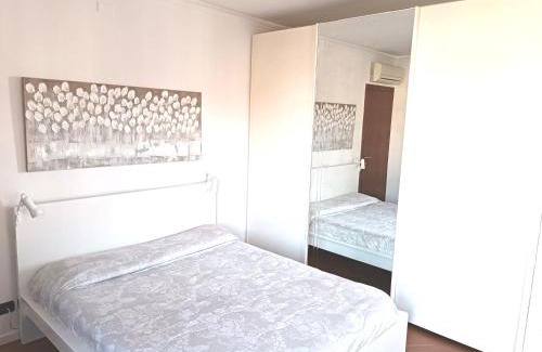 Cologno Monzese Bed & Breakfast | Cozy B&B Steps from Milan Metro - Casa Adriana