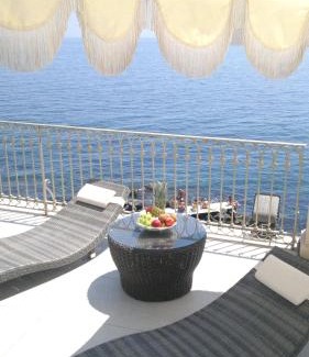 Santa Tecla Bed & Breakfast | Beachfront B&B Acireale - Il Cavalluccio Marino Escape