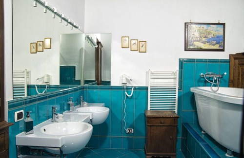 Rione Duomo Bed & Breakfast | Exceptional B&B Adelberga: Guest Rated 9.8 & Breakfast Included