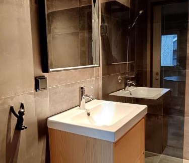Akaslompolo Bed & Breakfast | Pet-Friendly B&B Adventures with Hot Tub & Restaurant