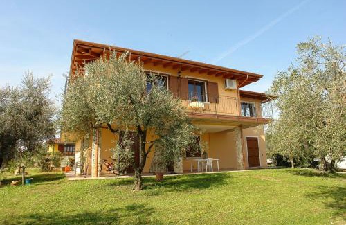 Pieve Vecchia Bed & Breakfast | Relax at B&B Agli Ulivi with Breakfast & Hot Tub Access