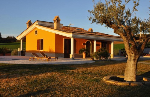 Sant'Elpidio a Mare Bed & Breakfast | Oceanfront Retreat at B&B Agrifoglio - Guest Rated 9.7/10