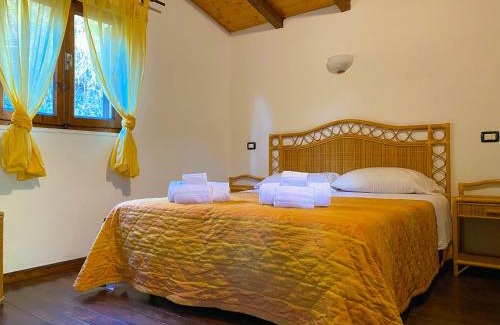Vizzini House | Relax at A Cunziria: Oceanfront, Pet-Friendly Retreat