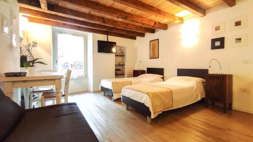 Brescia Antica Bed & Breakfast | Discover B&B ai Musei - Family-Friendly Retreat with Top Ratings
