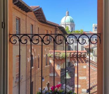 Brescia Antica Bed & Breakfast | Discover B&B ai Musei - Family-Friendly Retreat with Top Ratings