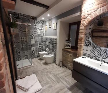 La Morra Bed & Breakfast | Top-Rated B&B ai SILIO with Breakfast and Hot Tub