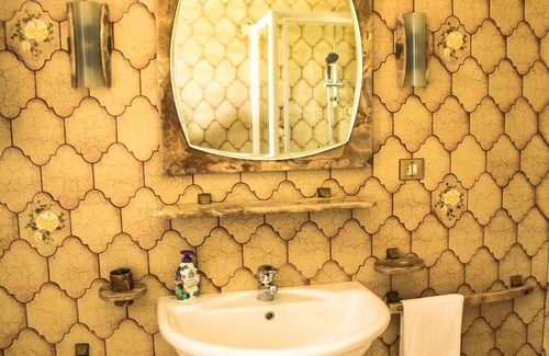 Tessera Bed & Breakfast | Top-Rated B&B Airport Venice Diego with Breakfast Included