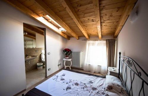 Monzambano Bed & Breakfast | Highly Rated B&B Al Vicolo di Mezzo: Perfect for Families