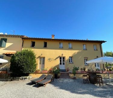 Capannori Bed & Breakfast | Discover B&B Alloro: Oceanfront Getaway with Pool Access