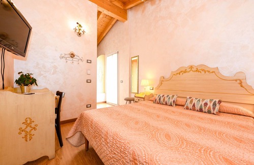 Lugana Bed & Breakfast | Discover B&B America: Family-Friendly & Wheelchair Accessible