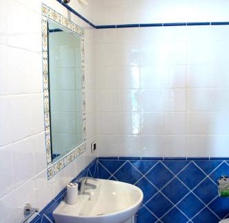 Roccella Jonica Bed & Breakfast | Family-Friendly B&B Amphisya with Impressive 8.8 Rating
