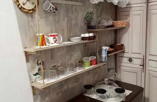 Pontecagnano Bed & Breakfast | Discover B & B Arco di Sole: Top-Rated with Hot Tub Access