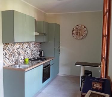 Paratico Bed & Breakfast | Oceanfront B&B Aria Di Lago with Breakfast & Hot Tub