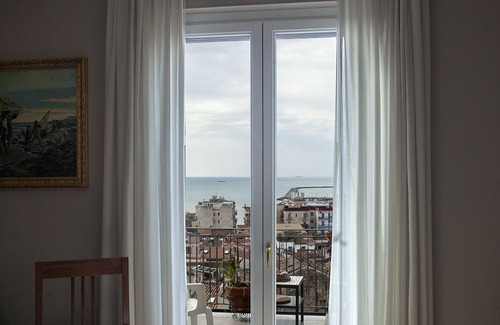 Historical Downtown Salerno Bed & Breakfast | Guest Rated 10/10 at B&b Armonia with Family-Friendly Dining