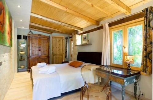 Ognina House | Pet-Friendly B&B Asparano Anita with Pool & Hot Tub