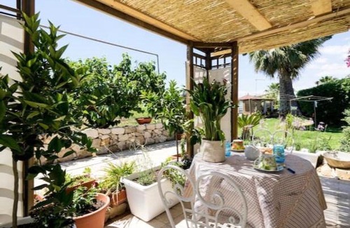 Ognina House | Pet-Friendly B&B Asparano Anita with Pool & Hot Tub