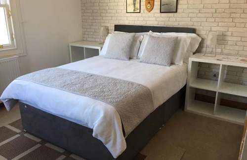 Biggar Bed & Breakfast | Experience Comfort at B&B at No 4: Rated 9/10