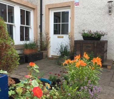 Biggar Bed & Breakfast | Experience Comfort at B&B at No 4: Rated 9/10